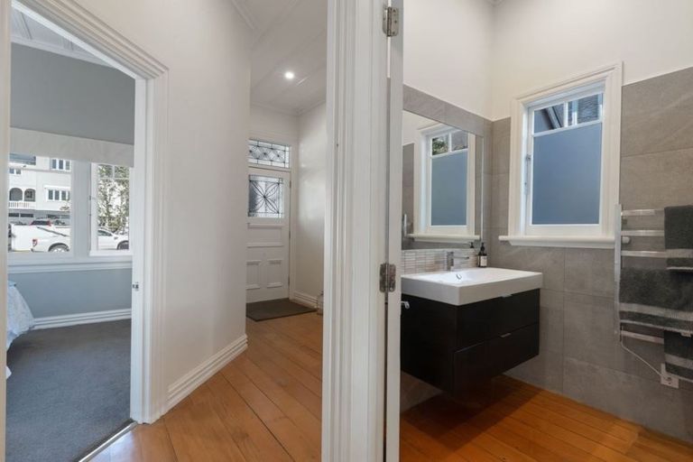 Photo of property in 3 Glen Road, Mornington, Dunedin, 9011