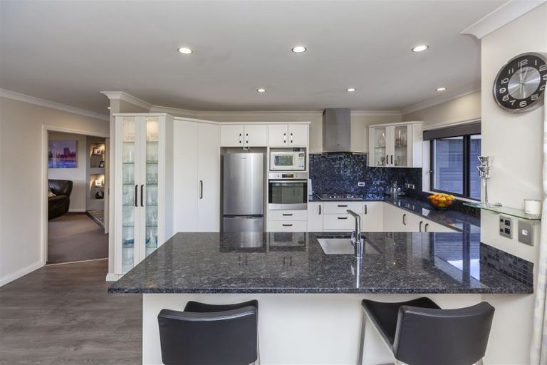 Photo of property in 4 Consort Close, Paraparaumu Beach, Paraparaumu, 5032