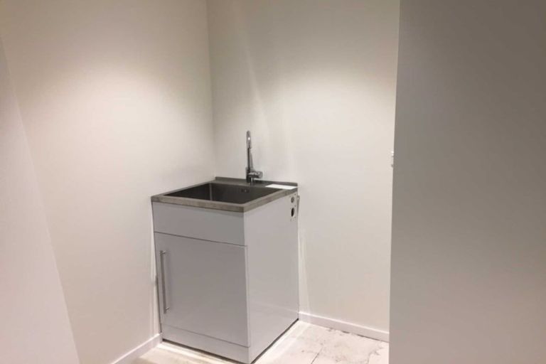 Photo of property in 5 Duin Lane, Wiri, Auckland, 2104