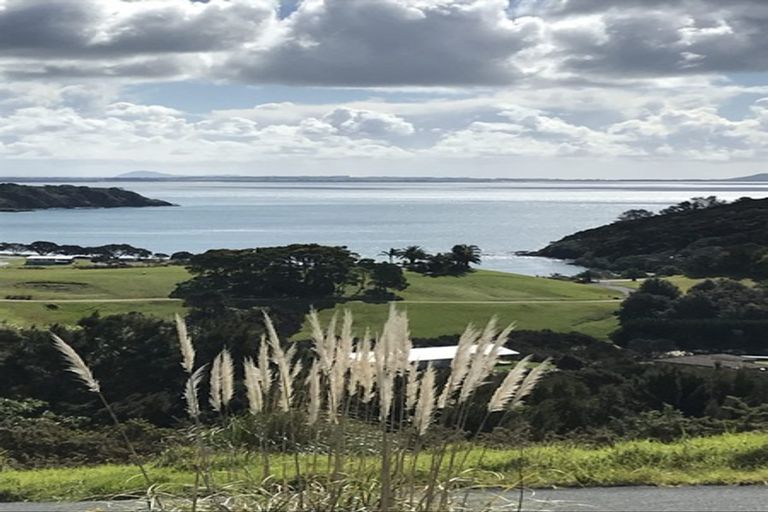 Photo of property in 121 Stratford Drive, Cable Bay, 0420