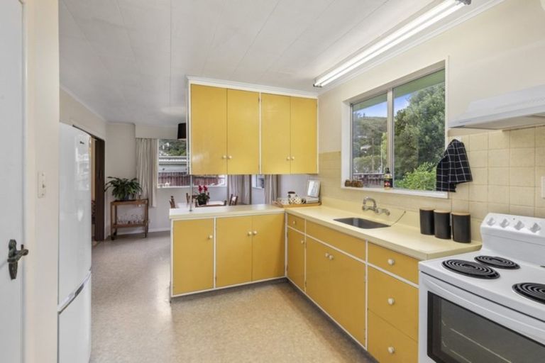 Photo of property in 5 George Street, Stokes Valley, Lower Hutt, 5019