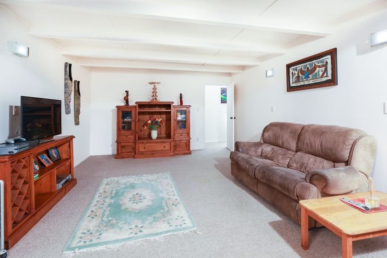 Photo of property in 25 Oakfield Crescent, Pukete, Hamilton, 3200
