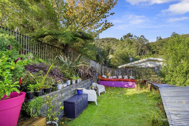 Photo of property in 27 Edelweiss Grove, Timberlea, Upper Hutt, 5018