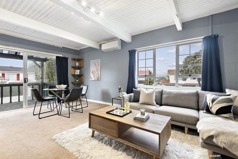 Photo of property in 120 Akaroa Drive, Maupuia, Wellington, 6022