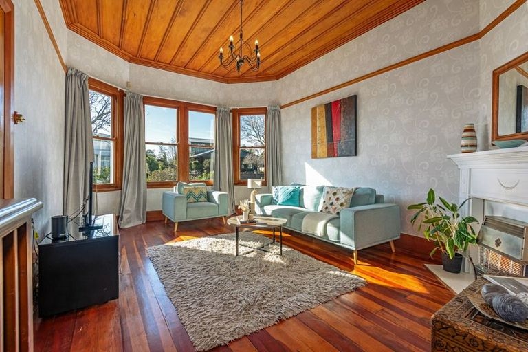 Photo of property in 19 Alfred Street, Roslyn, Palmerston North, 4414