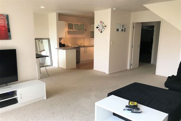 Photo of property in 8/61a Birkdale Road, Birkdale, Auckland, 0626