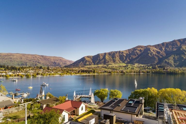 Photo of property in 10 Bay Rise, Wanaka, 9305