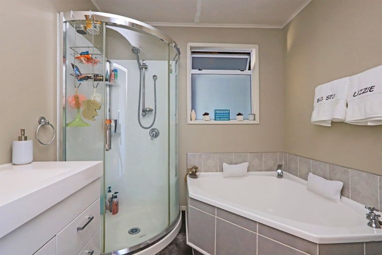 Photo of property in 2/807 Lyell Street, Akina, Hastings, 4122