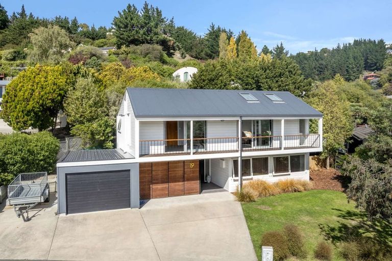 Photo of property in 19 Gunns Crescent, Cashmere, Christchurch, 8022