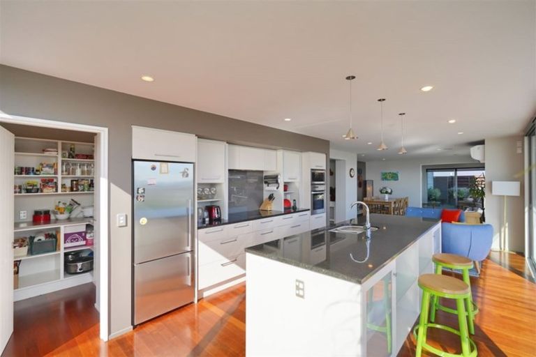 Photo of property in 5 Peregrine Close, Mount Pleasant, Christchurch, 8081