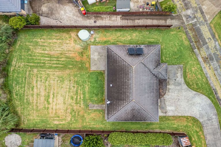 Photo of property in 19 Aitkenhead Court, Parakai, 0830