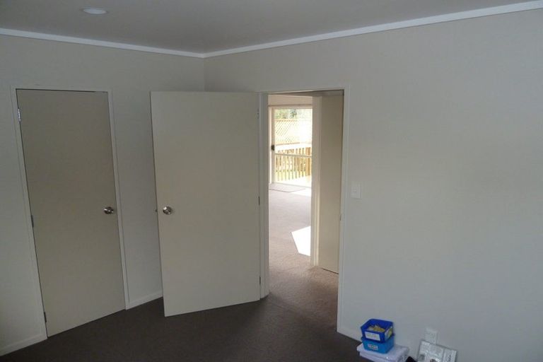 Photo of property in 68a Awaroa Road, Sunnyvale, Auckland, 0612
