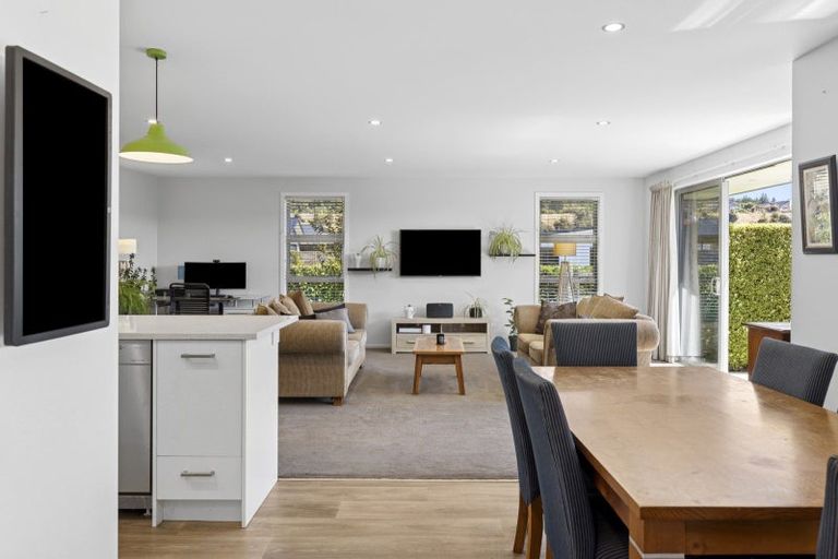 Photo of property in 33 Sherwin Avenue, Albert Town, Wanaka, 9305