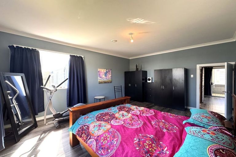 Photo of property in 33 Main Road, Owaka, 9535