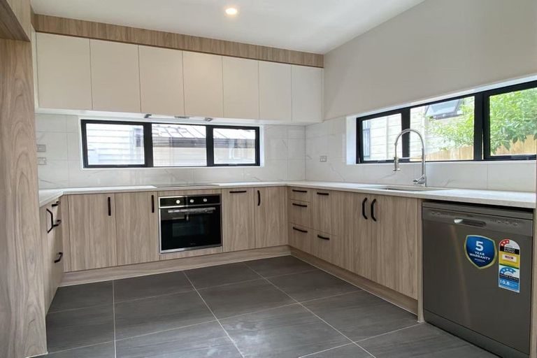 Photo of property in 28b Rotoma Rise, Clover Park, Auckland, 2019
