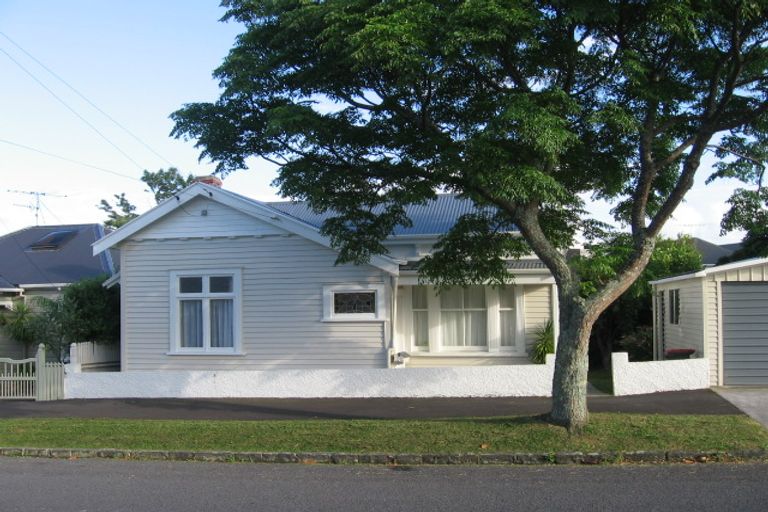 Photo of property in 1 Emmett Street, Herne Bay, Auckland, 1011