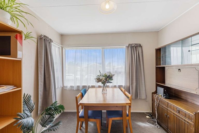 Photo of property in 44a Geraldine Crescent, Cloverlea, Palmerston North, 4412