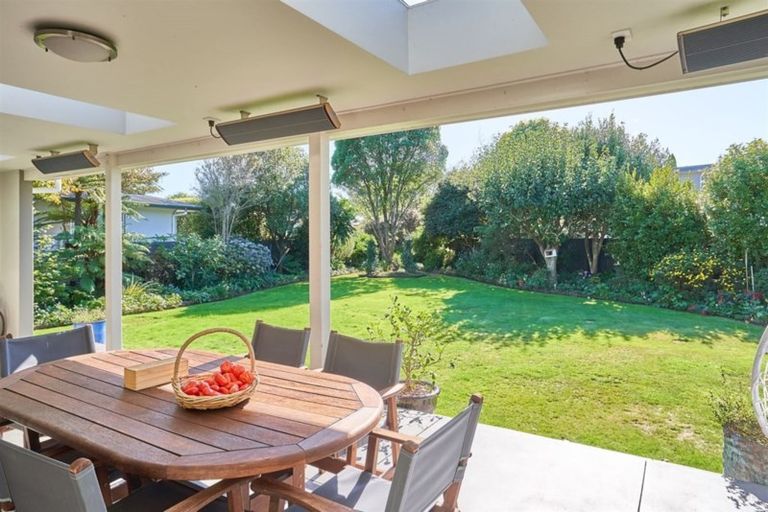 Photo of property in 34 Saint Albans Avenue, Hokowhitu, Palmerston North, 4410