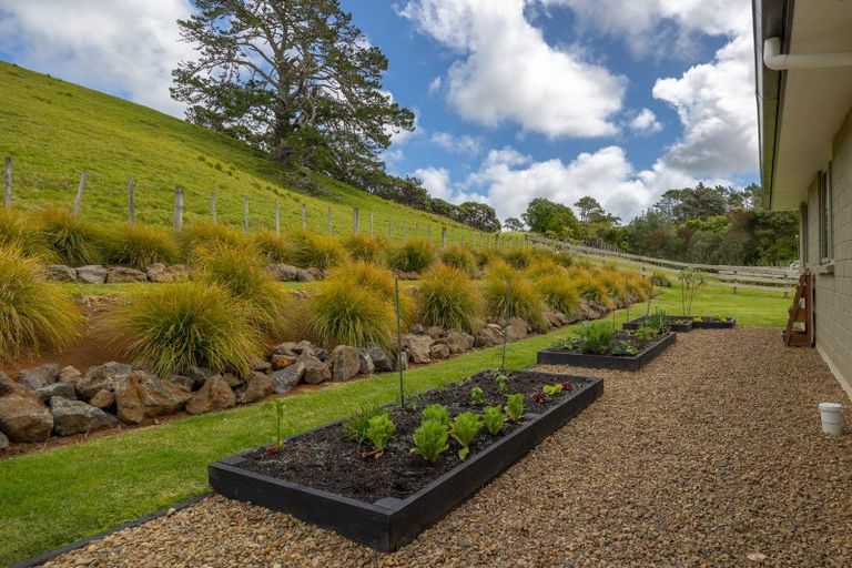 Photo of property in 200e Valley Road, Waimauku, 0881