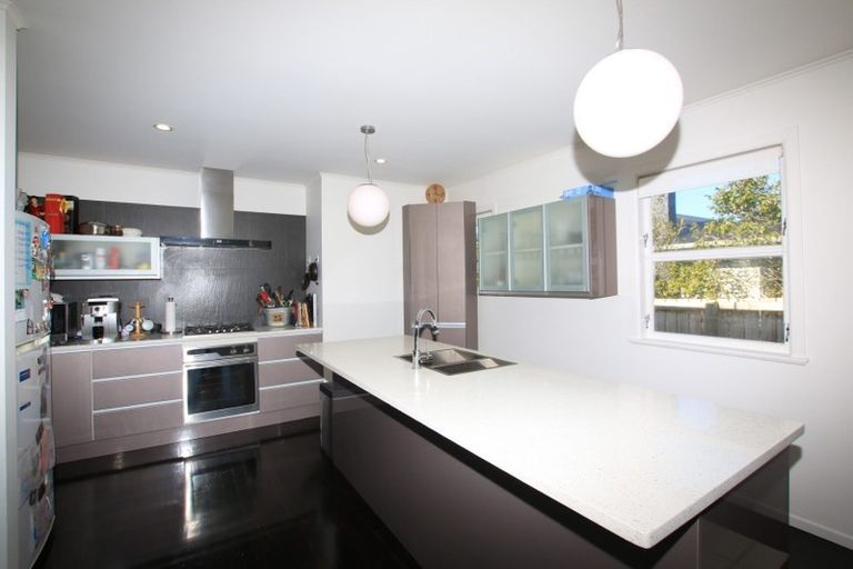 Photo of property in 2/53 Lancaster Road, Beach Haven, Auckland, 0626