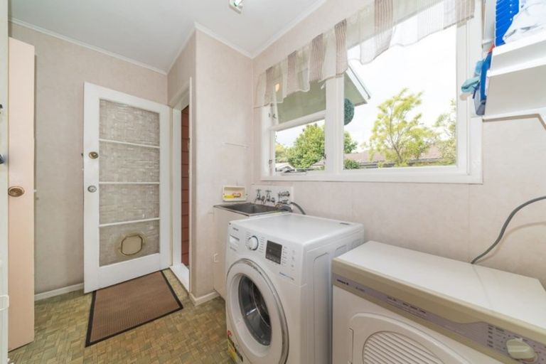 Photo of property in 1 College Street, Awapuni, Palmerston North, 4412