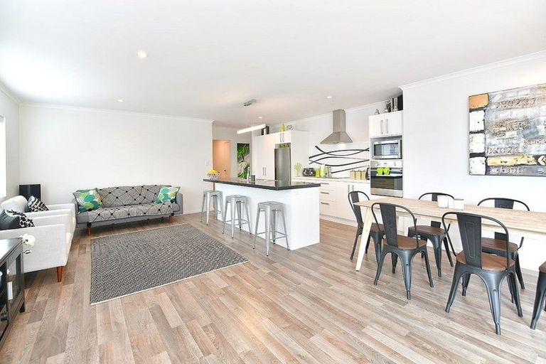 Photo of property in 27 The Circle, Manly, Whangaparaoa, 0930