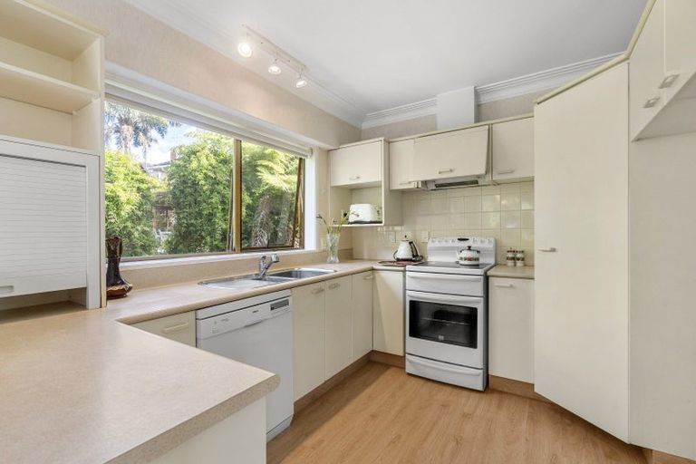 Photo of property in 1/108 Ocean View Road, Northcote, Auckland, 0627