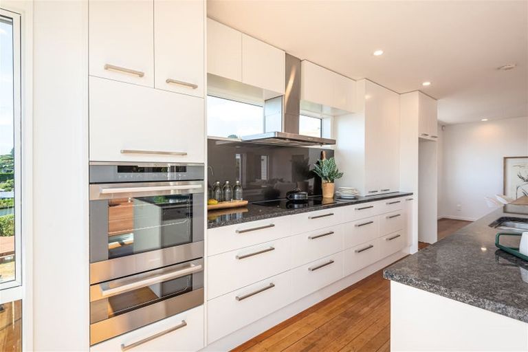 Photo of property in 40 Belleview Terrace, Mount Pleasant, Christchurch, 8081