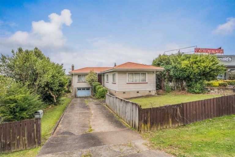 Photo of property in 3370 Great North Road, Glen Eden, Auckland, 0602