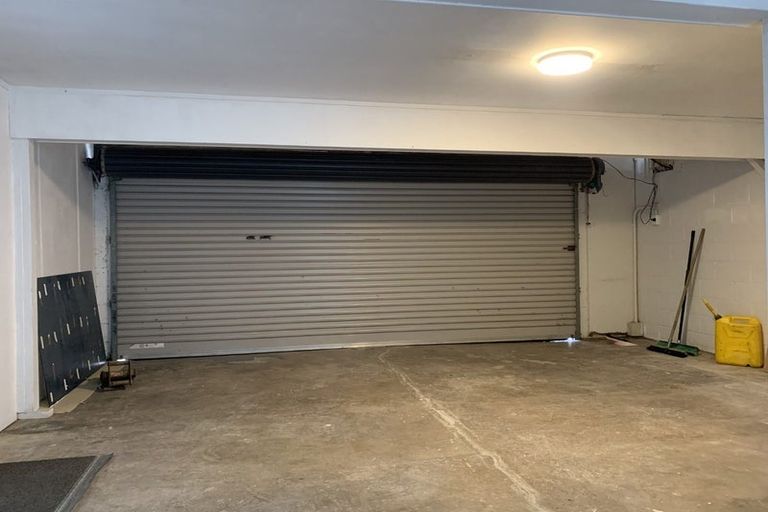 Photo of property in 4130 Great North Road, Glendene, Auckland, 0602