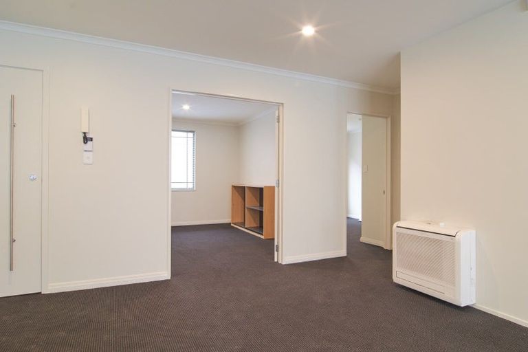 Photo of property in St James Courts, 2/77 Gloucester Street, Christchurch Central, Christchurch, 8013