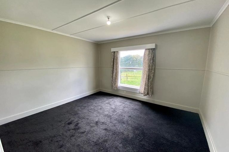 Photo of property in 122 Tawa Road, Kumeu, 0891