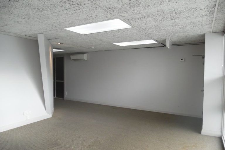 Photo of property in 68 Oxford Terrace, Epuni, Lower Hutt, 5011