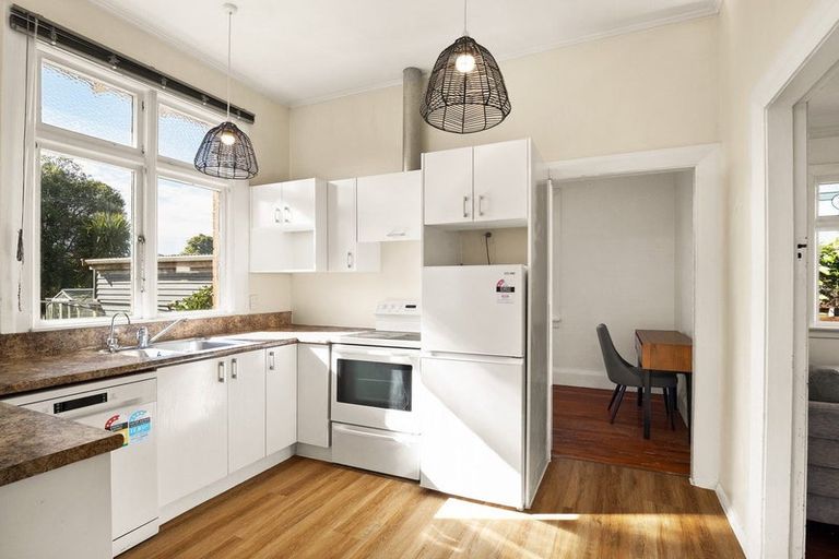 Photo of property in 268 Macandrew Road, Forbury, Dunedin, 9012