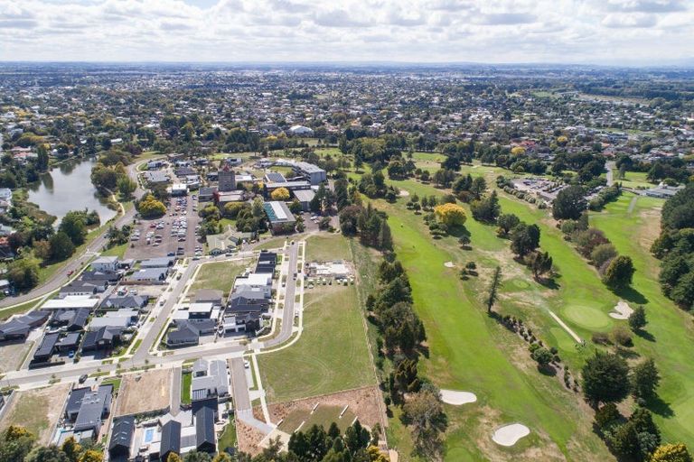 Photo of property in 42 Kanuka Drive, Hokowhitu, Palmerston North, 4410