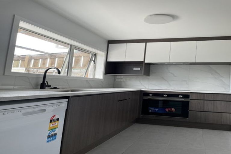 Photo of property in 1/163 Onewa Road, Birkenhead, Auckland, 0626