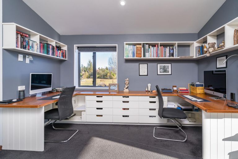 Photo of property in 16 Matukituki Crescent, Twizel, 7901