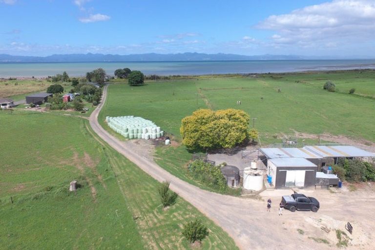 Photo of property in 1337 East Coast Road, Whakatiwai, Pokeno, 2473