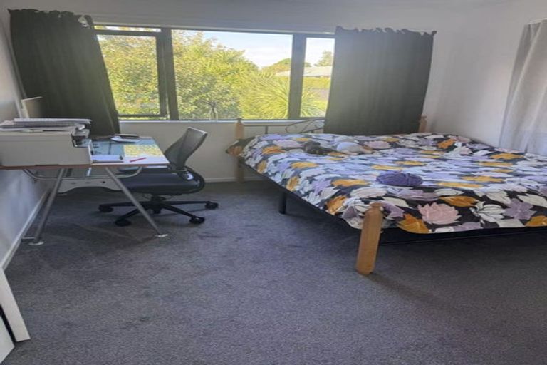 Photo of property in 3/16 Buisson Glade, West Harbour, Auckland, 0618