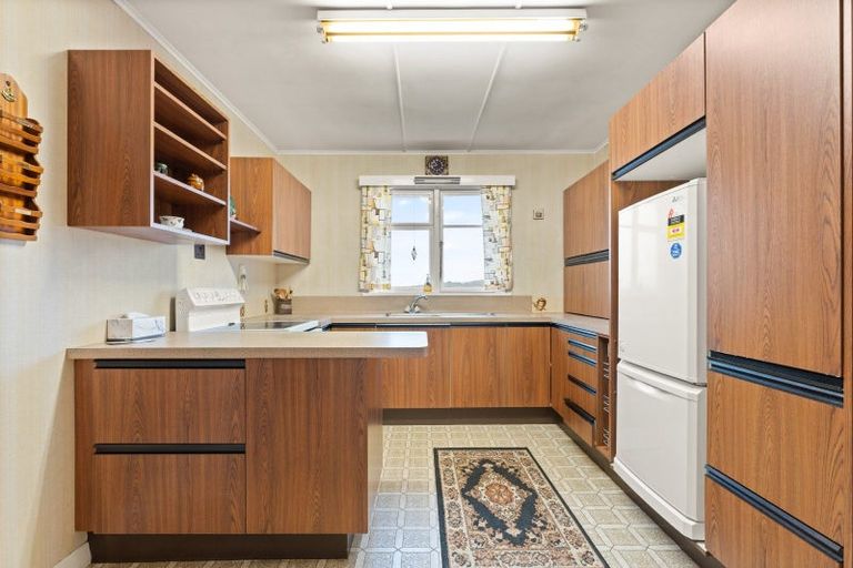 Photo of property in 122 Easther Crescent, Kew, Dunedin, 9012