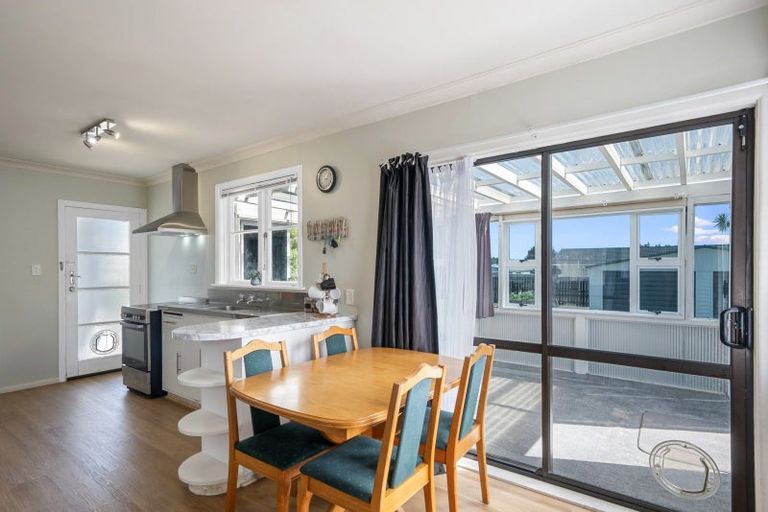 Photo of property in 40 Balmoral Street, Levin, 5510