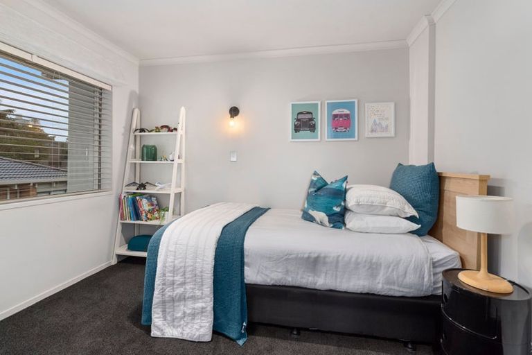 Photo of property in 2/13 Muritai Road, Milford, Auckland, 0620