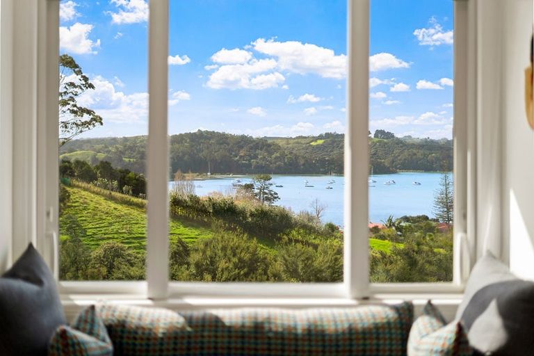 Photo of property in 31 Brick Bay Drive, Sandspit, Warkworth, 0982