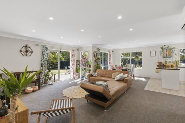 Photo of property in 2/368 Stokes Valley Road, Stokes Valley, Lower Hutt, 5019