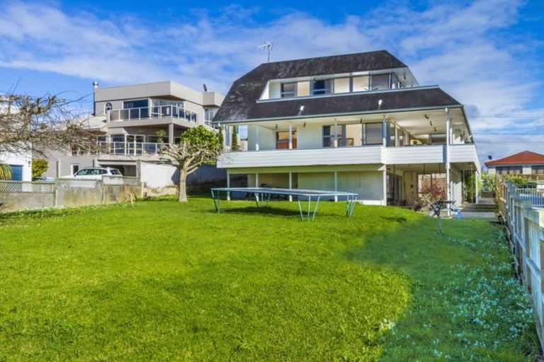 Photo of property in 77 Deep Creek Road, Waiake, Auckland, 0630