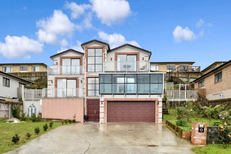 Photo of property in 13 Bangla Place, Massey, Auckland, 0614