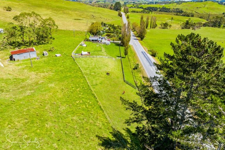 Photo of property in 2305 State Highway 12, Paparoa, 0571