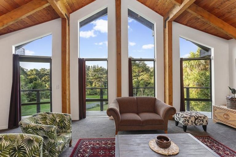 Photo of property in 25 Cochran Road, Oratia, Auckland, 0604