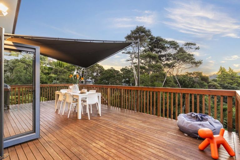 Photo of property in 110 Spinella Drive, Bayview, Auckland, 0629