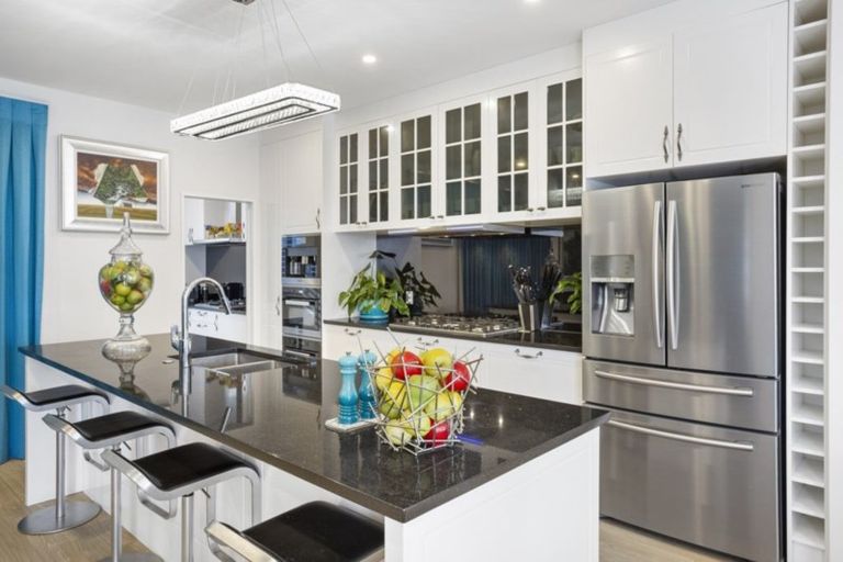 Photo of property in 112 Admirals Court Drive, Greenhithe, Auckland, 0632